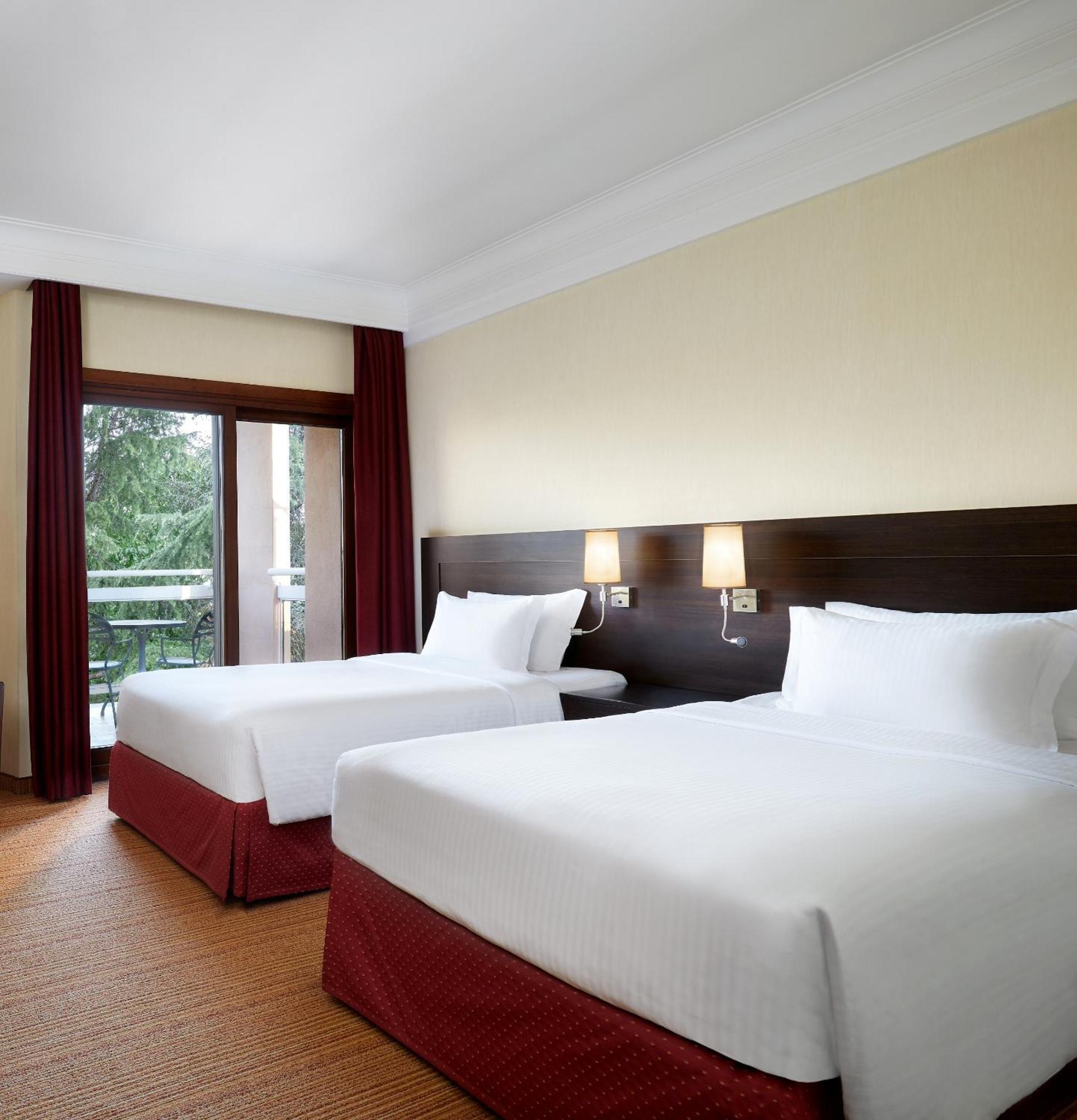 Courtyard By Marriott Rome Central Park Exterior foto