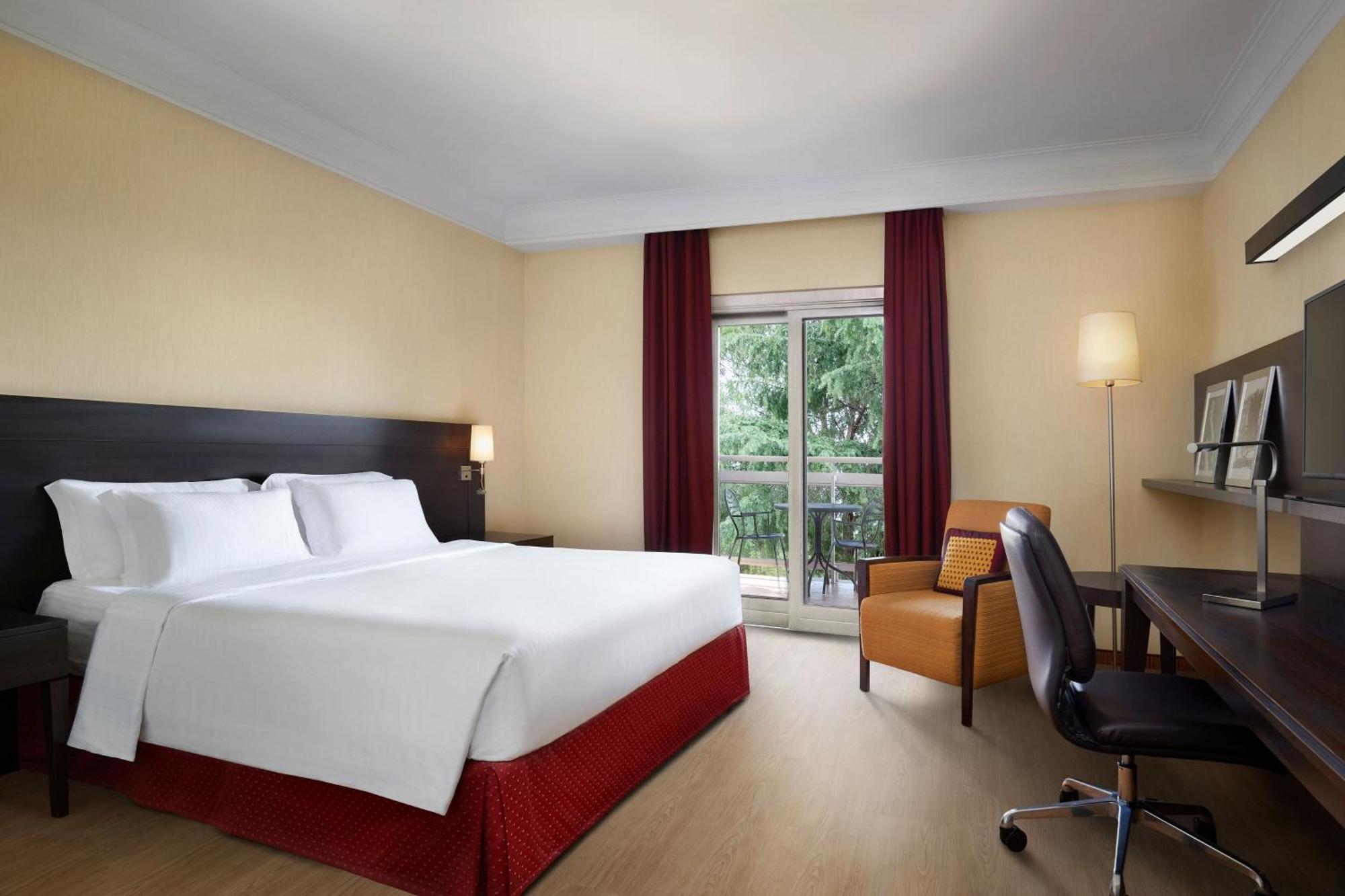 Courtyard By Marriott Rome Central Park Exterior foto