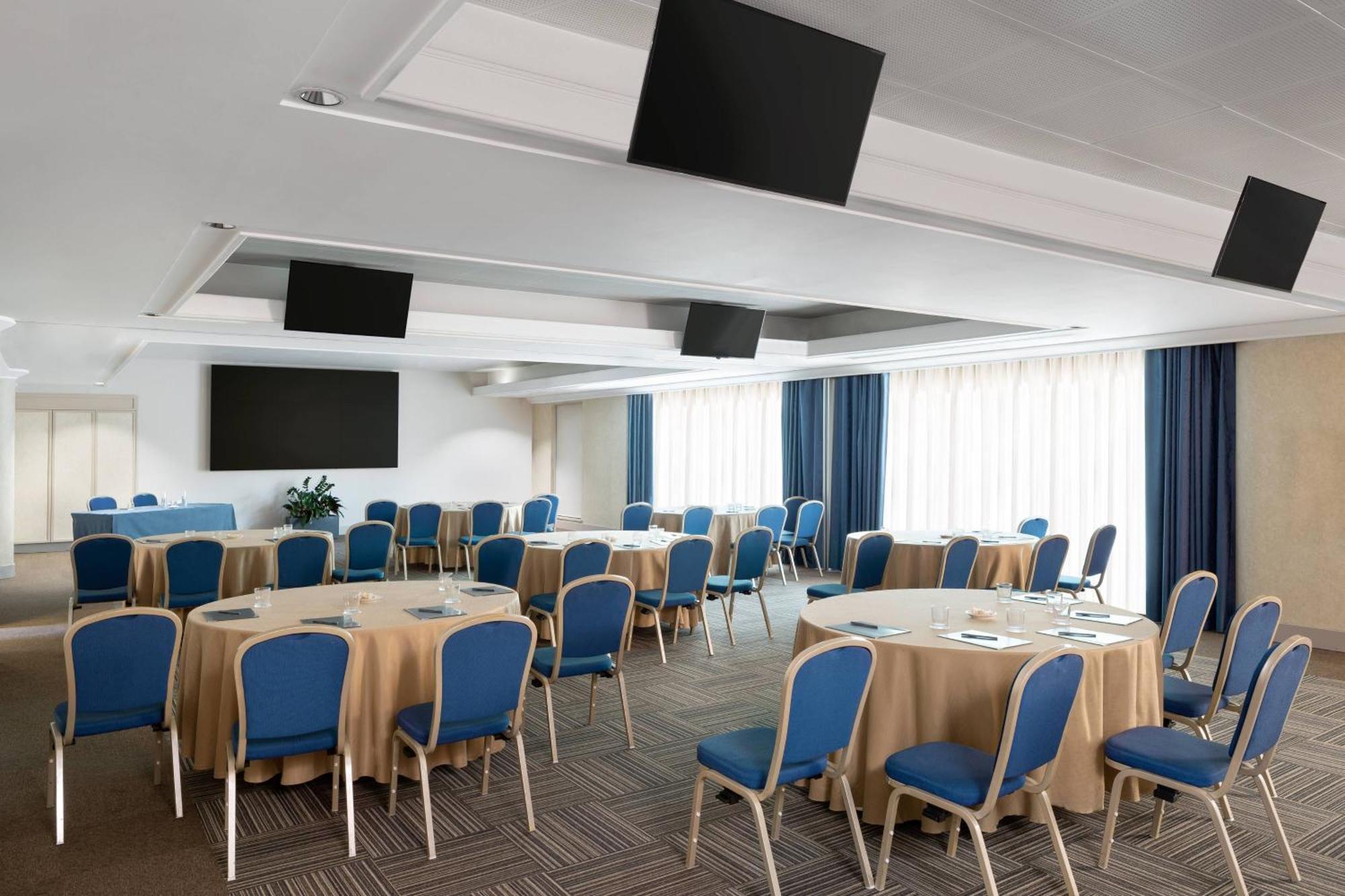 Courtyard By Marriott Rome Central Park Exterior foto