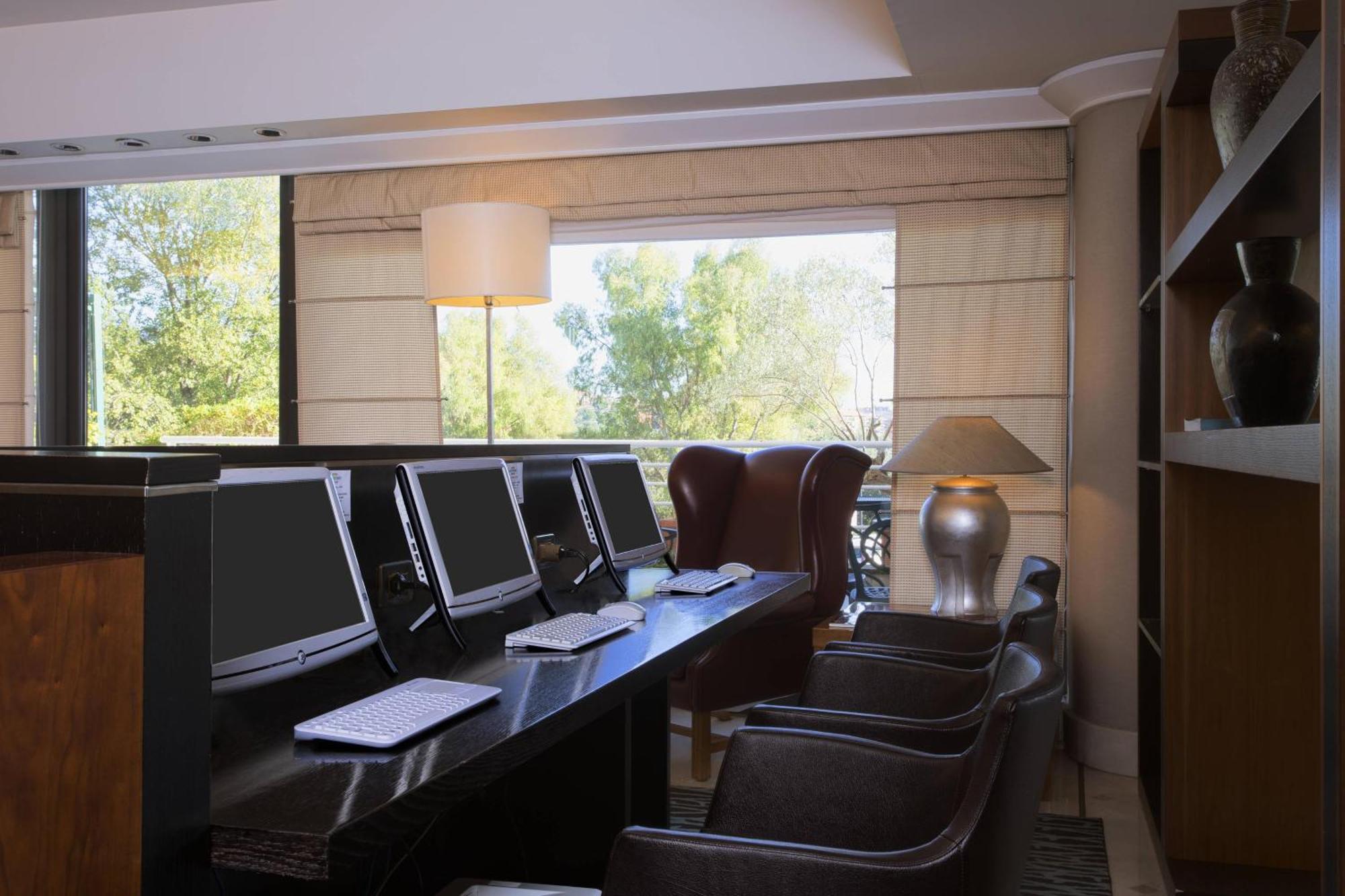 Courtyard By Marriott Rome Central Park Exterior foto