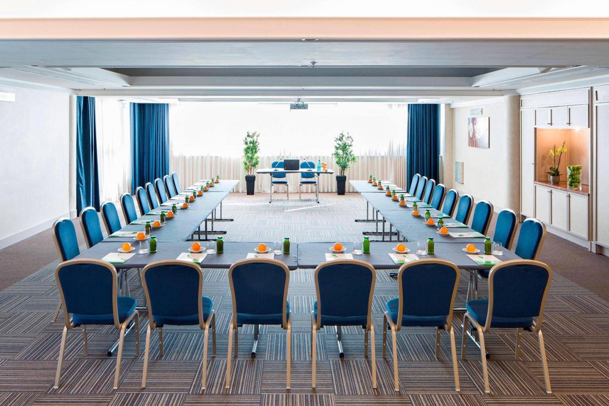 Courtyard By Marriott Rome Central Park Exterior foto