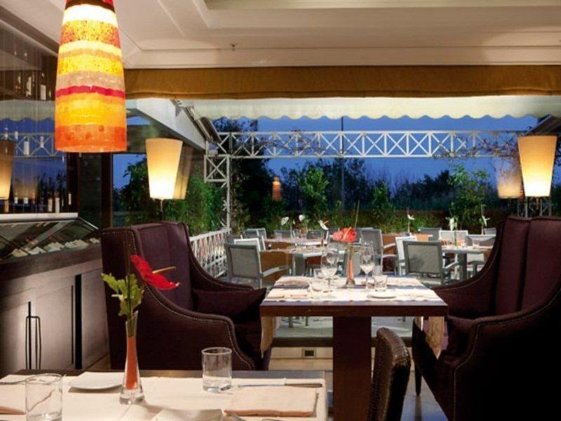 Courtyard By Marriott Rome Central Park Exterior foto
